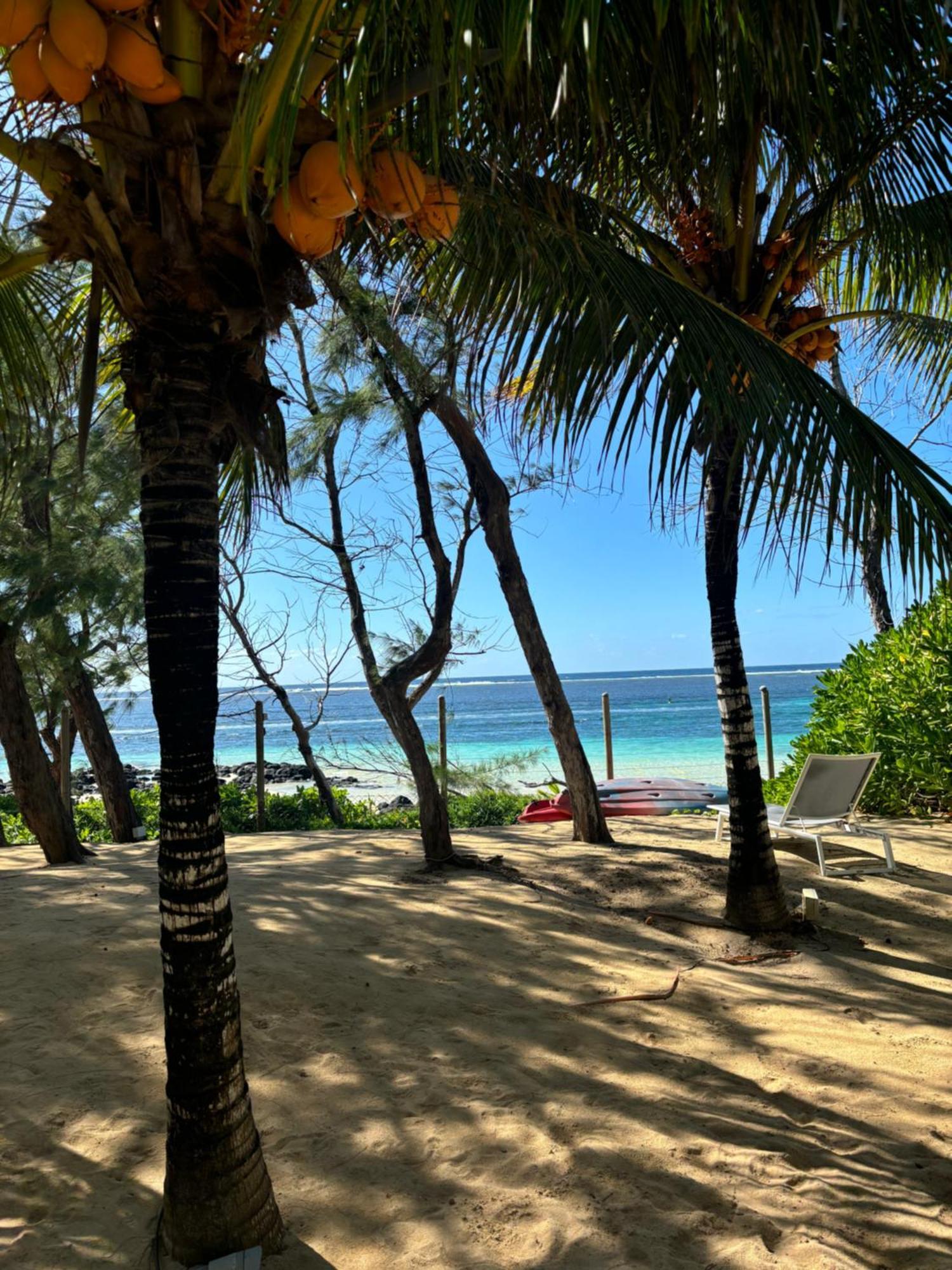 Luxury Apartment On The Beach Belle Mare Bagian luar foto