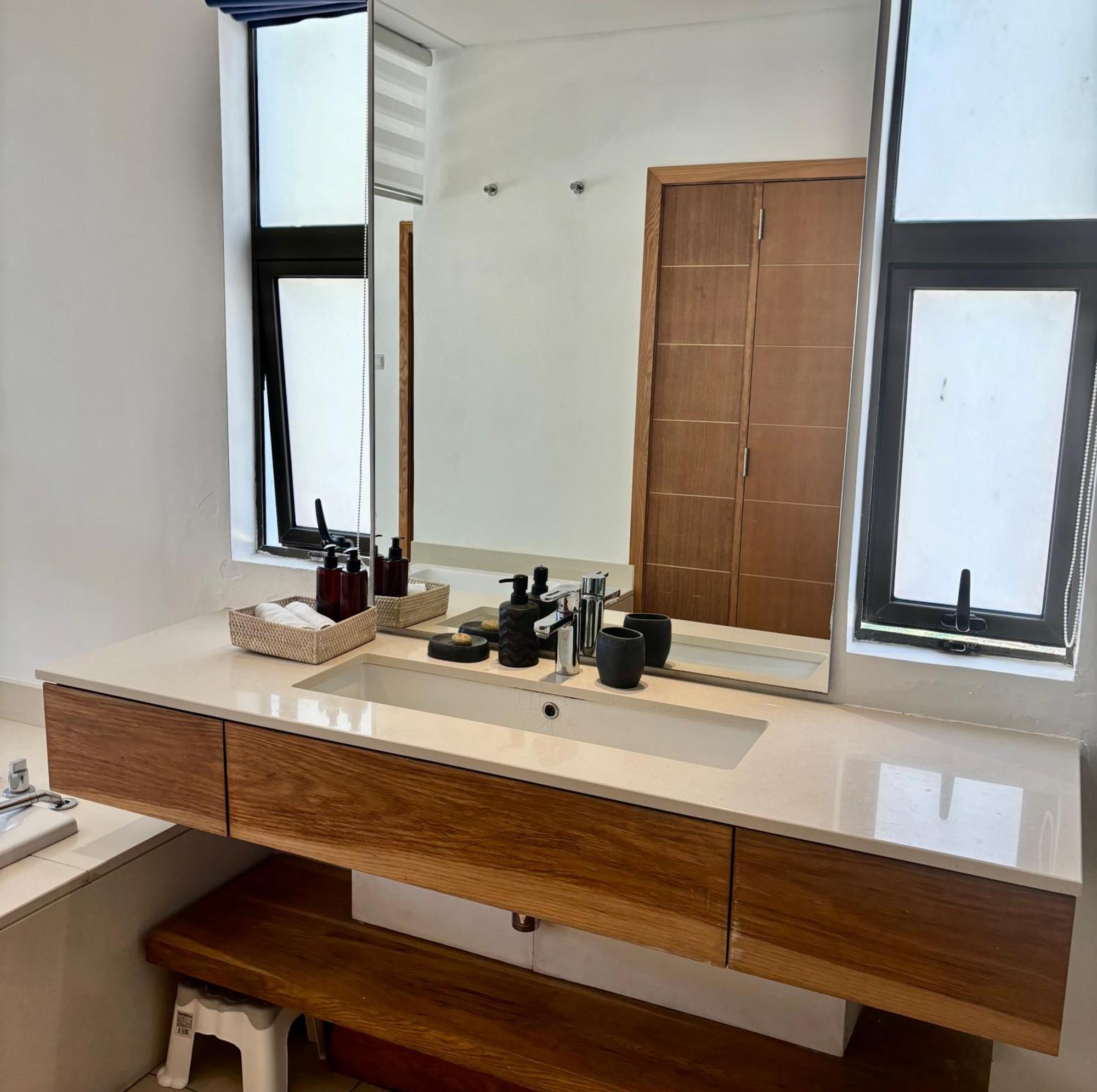 Luxury Apartment On The Beach Belle Mare Bagian luar foto