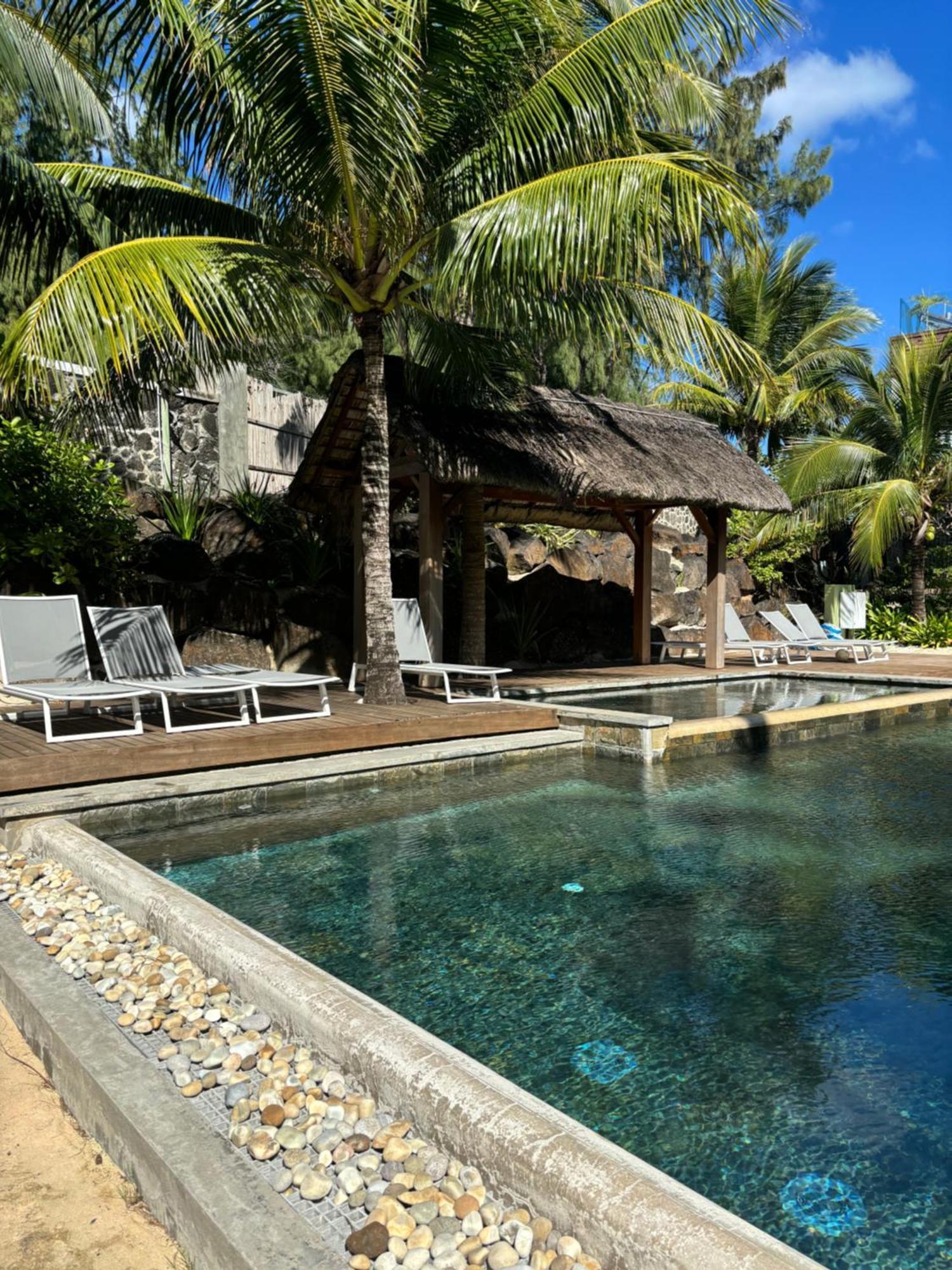 Luxury Apartment On The Beach Belle Mare Bagian luar foto