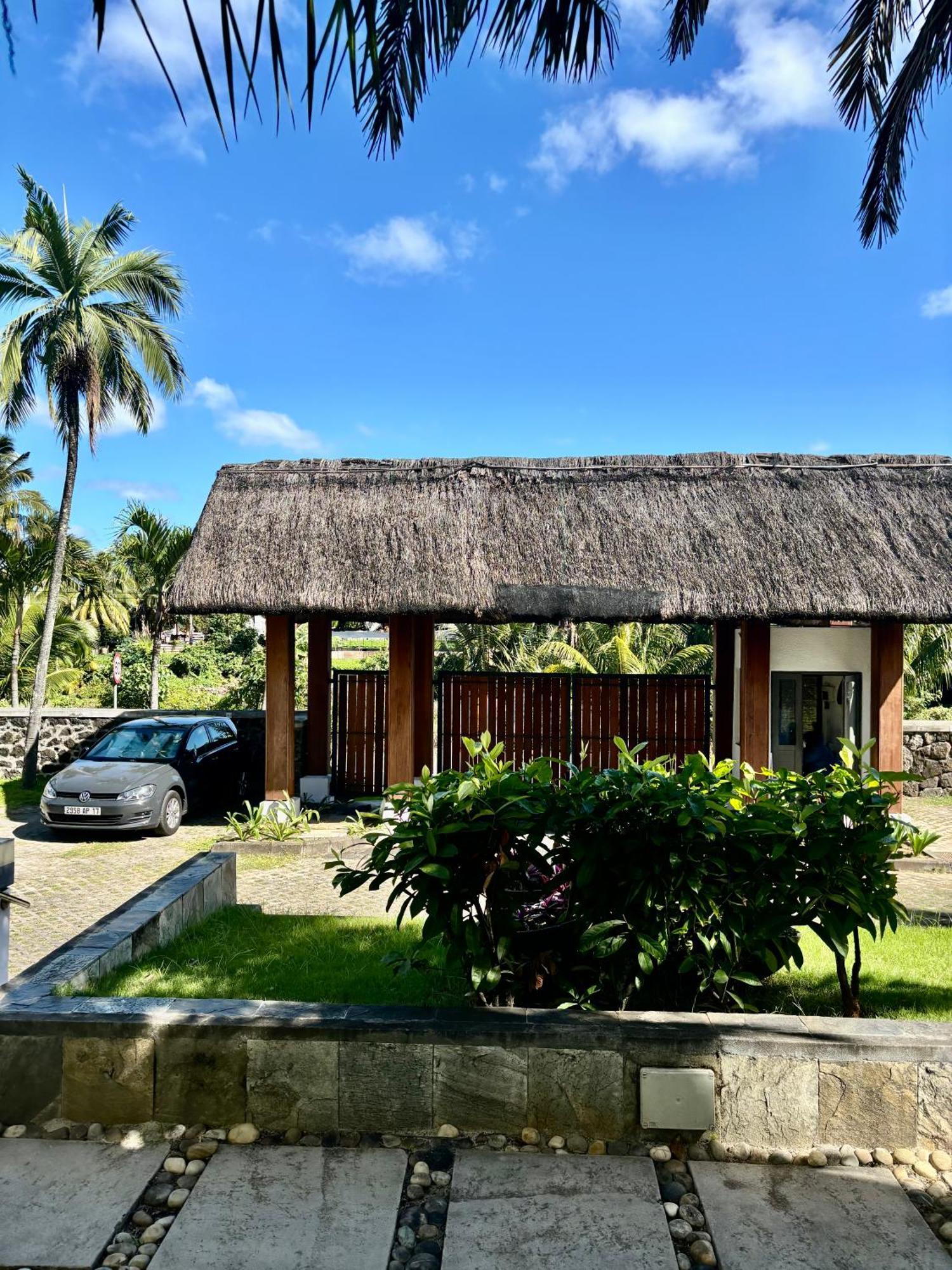 Luxury Apartment On The Beach Belle Mare Bagian luar foto