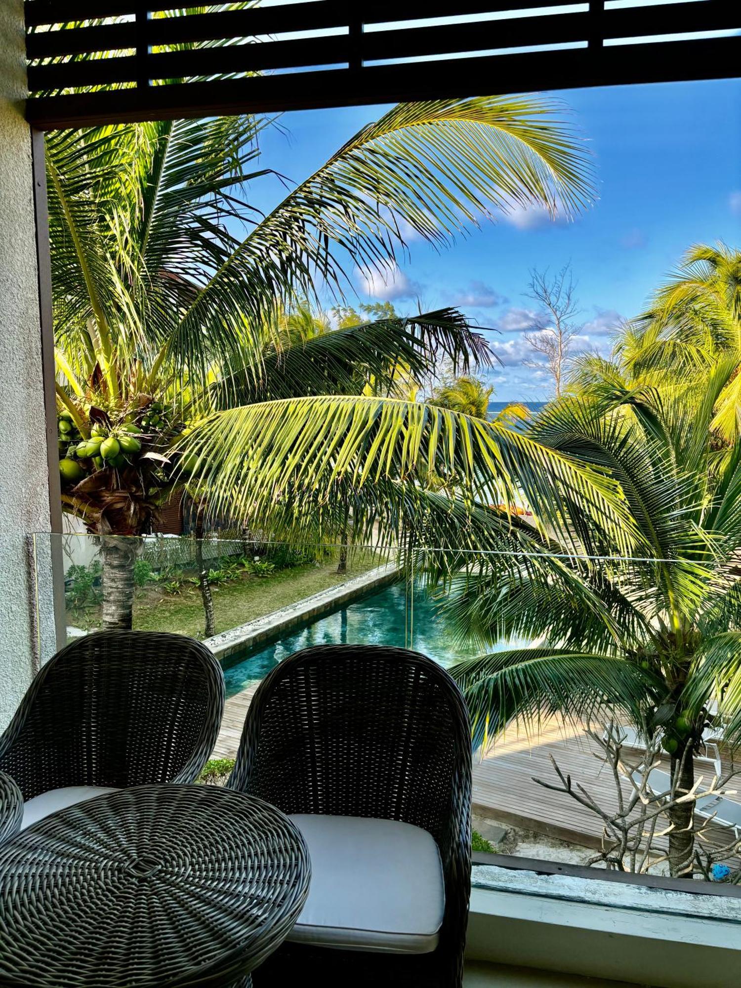 Luxury Apartment On The Beach Belle Mare Bagian luar foto