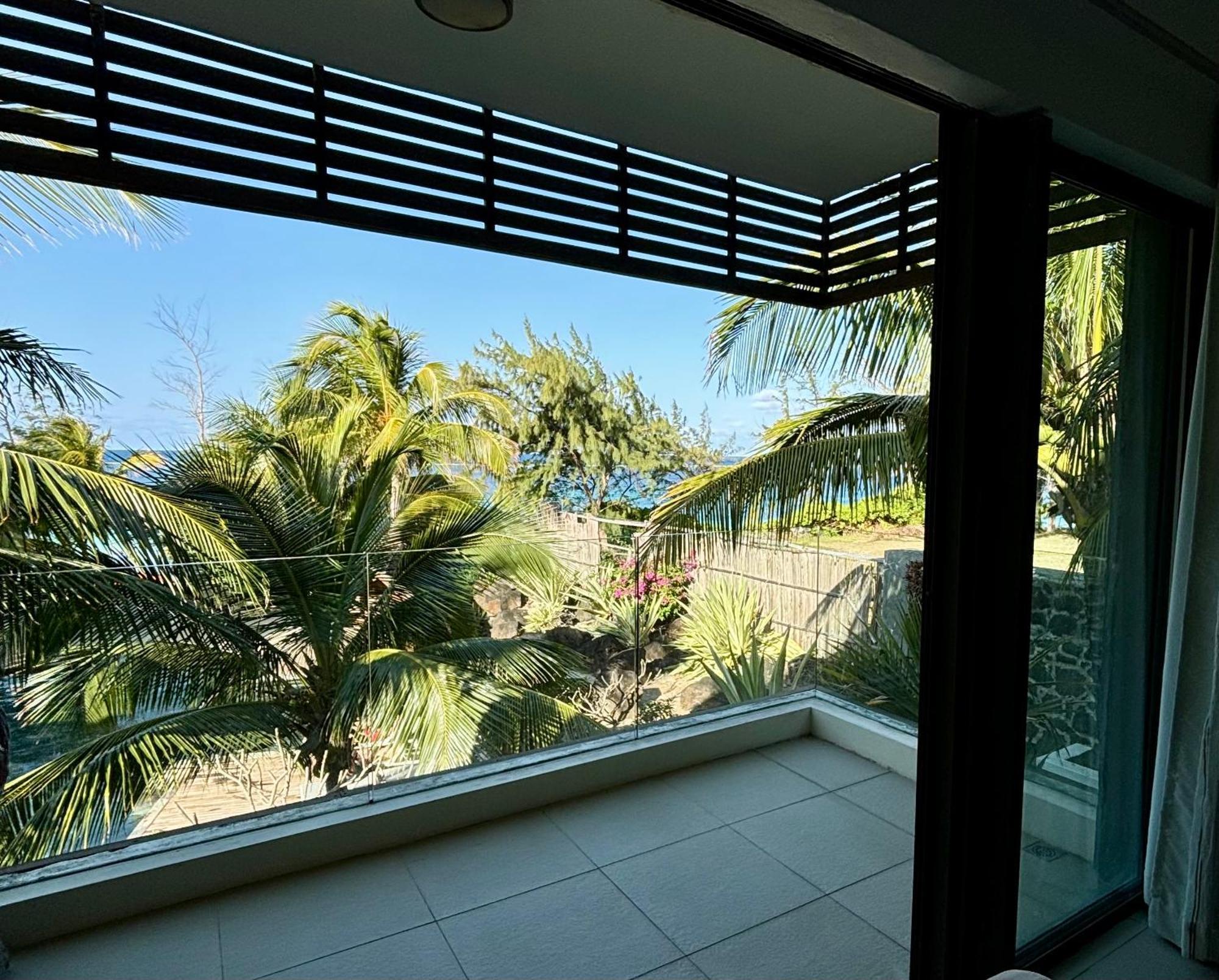 Luxury Apartment On The Beach Belle Mare Bagian luar foto