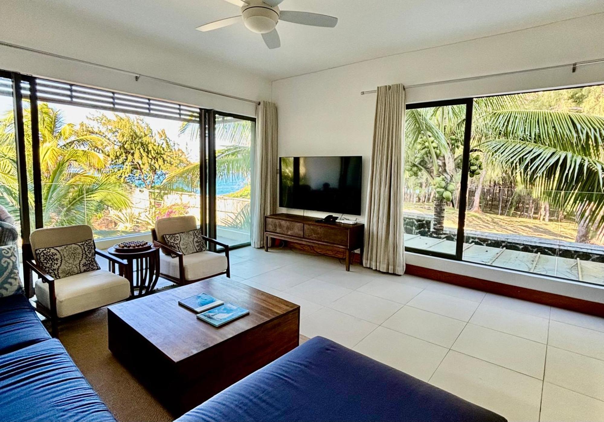 Luxury Apartment On The Beach Belle Mare Bagian luar foto