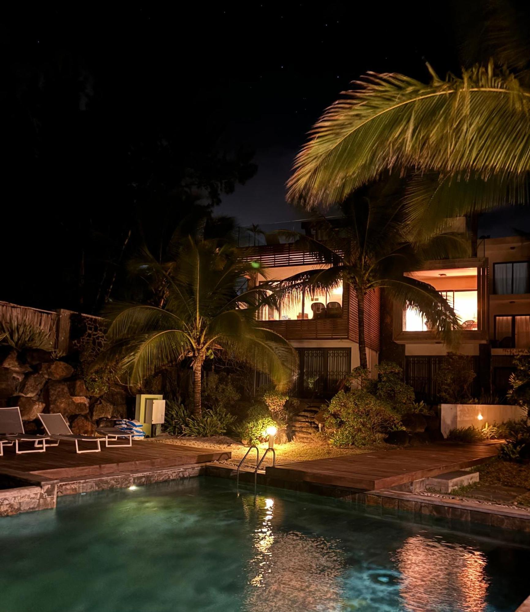 Luxury Apartment On The Beach Belle Mare Bagian luar foto